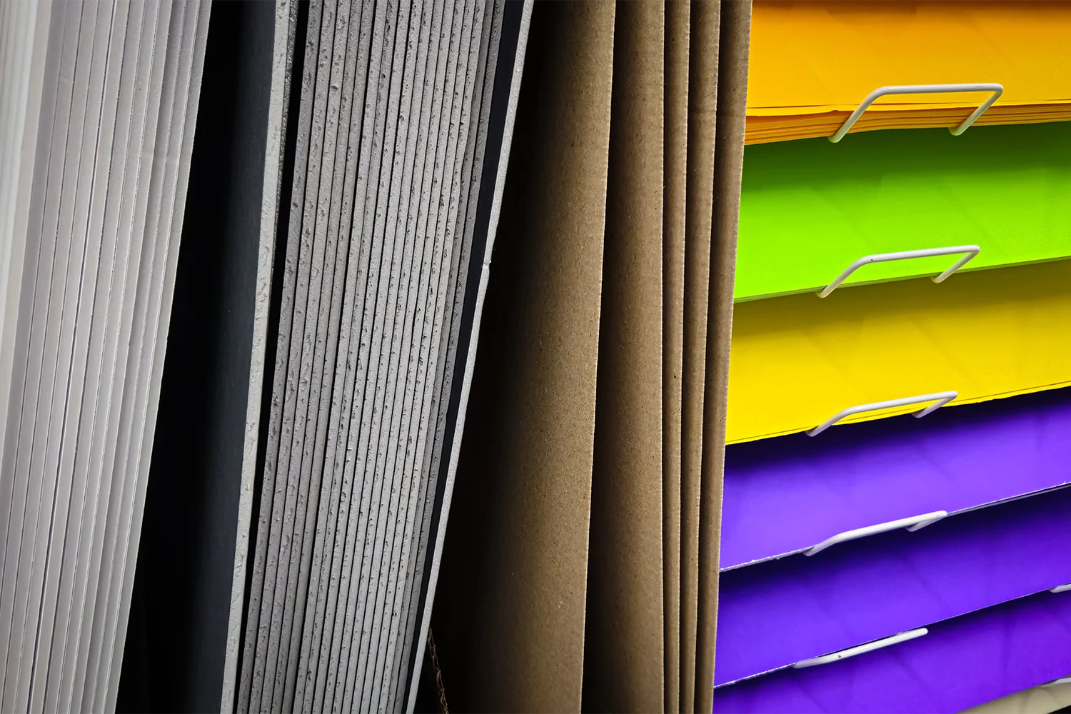 Matériaux de qualité | Présentoirs sur mesure | Pubco